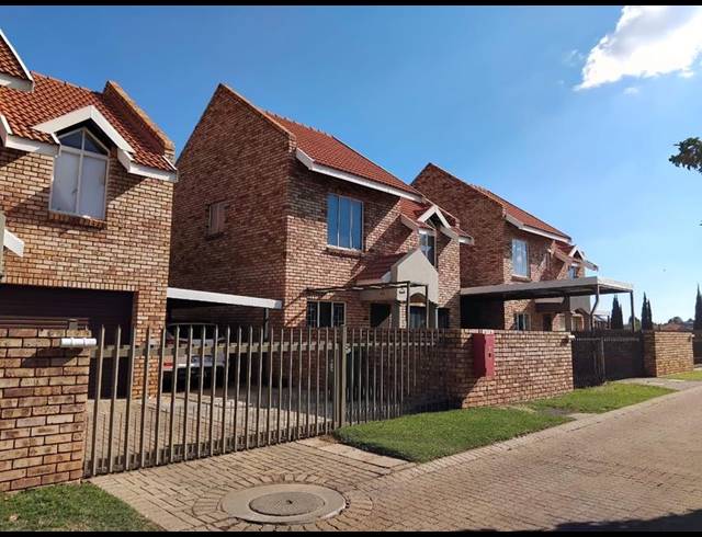 3 BEDROOM PROPERTY TO RENT IN BAILLIE PARK